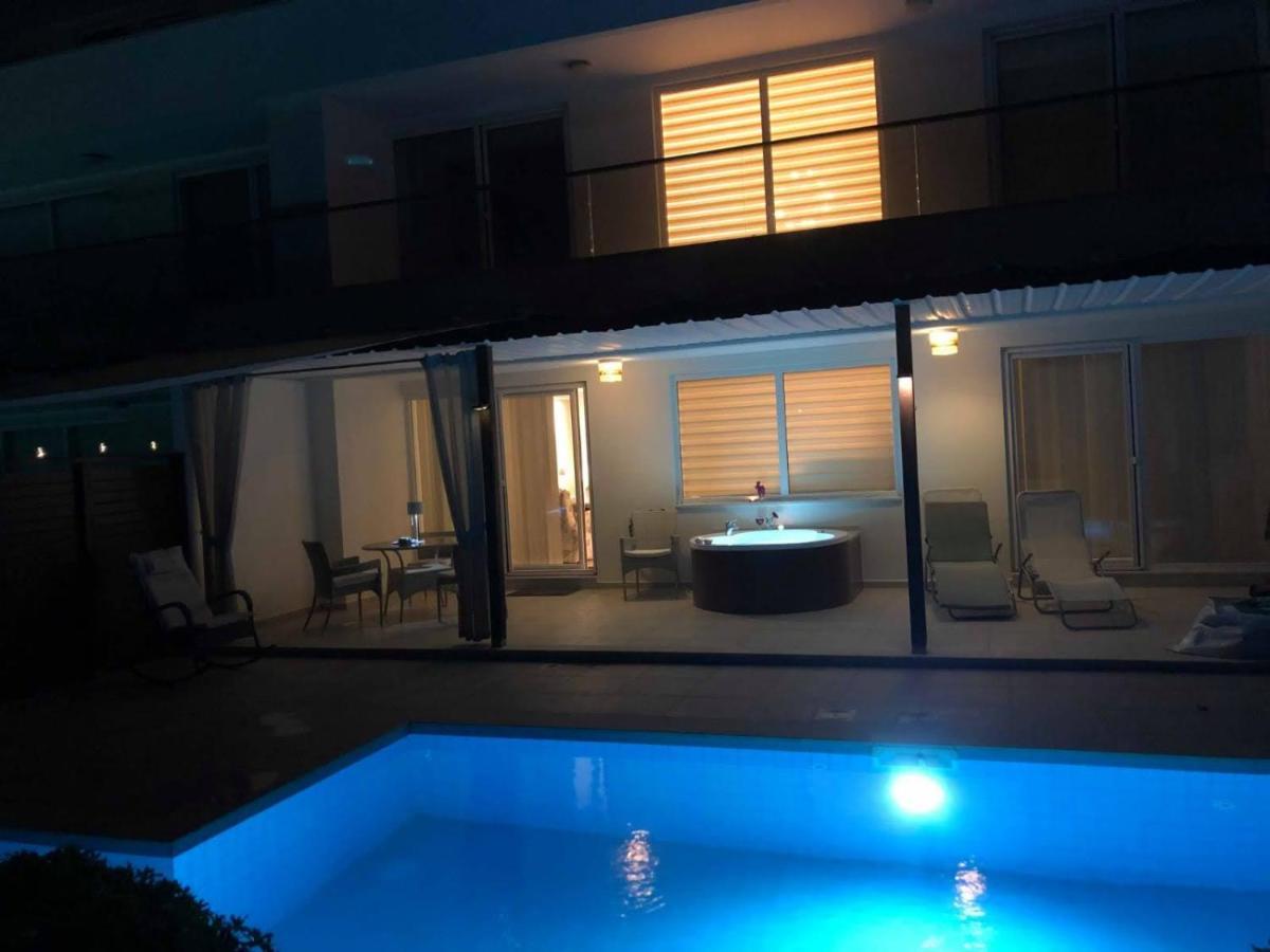 Babylon Luxury Villa With Private Pool And Indoor Heated Pool Side Exterior foto