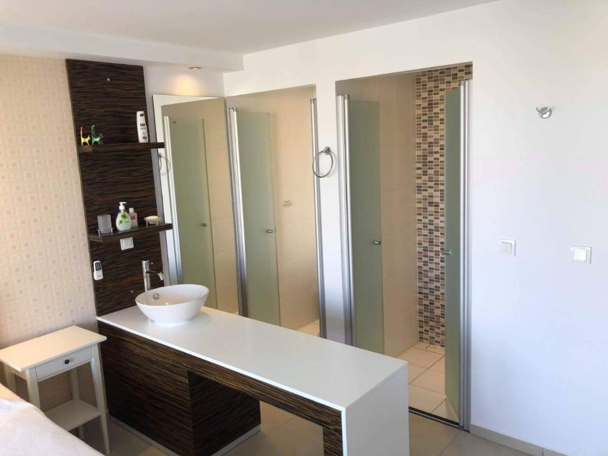 Babylon Luxury Villa With Private Pool And Indoor Heated Pool Side Exterior foto